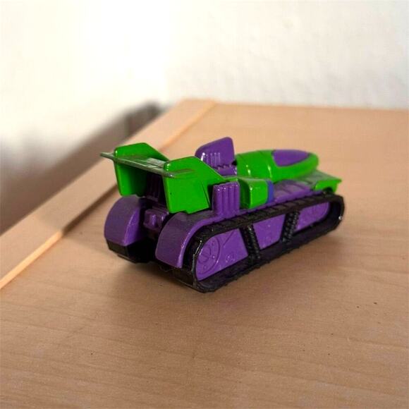 Vintage 1992 Hot Wheels Treadator Tank 1:64 Green Purple All Terrain - Picture 4 of 9